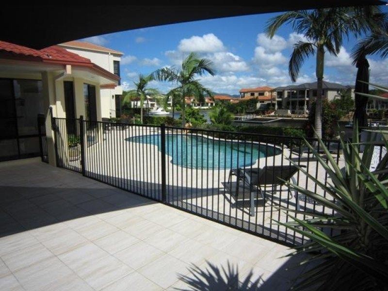 2105 Carlton Close, Hope Island QLD 4212