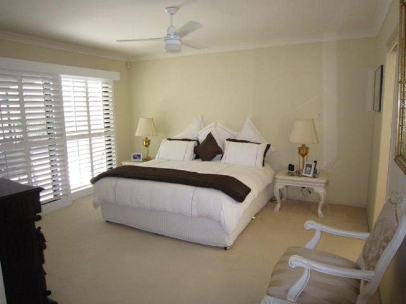 2105 Carlton Close, Hope Island QLD 4212