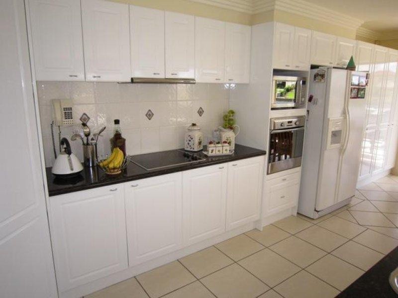 2105 Carlton Close, Hope Island QLD 4212