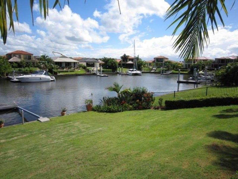 2105 Carlton Close, Hope Island QLD 4212