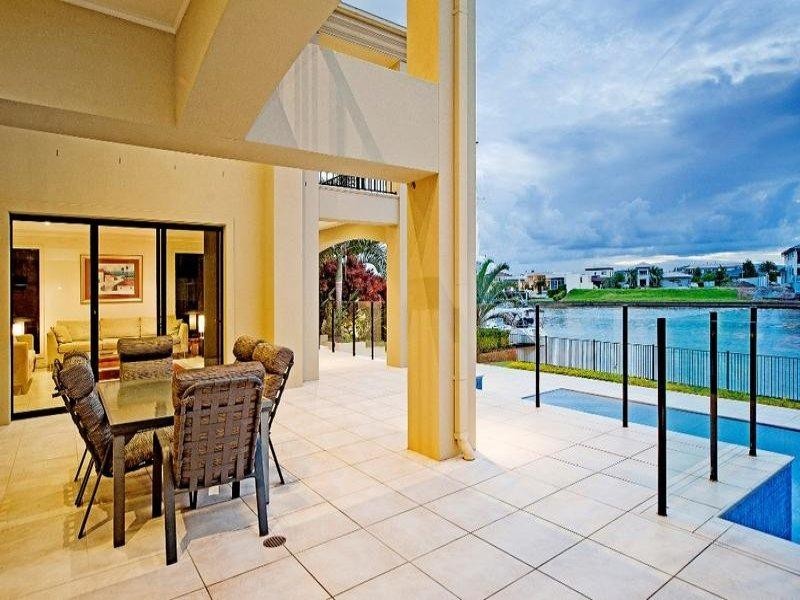 1670 Riverdale Drive, Hope Island QLD 4212