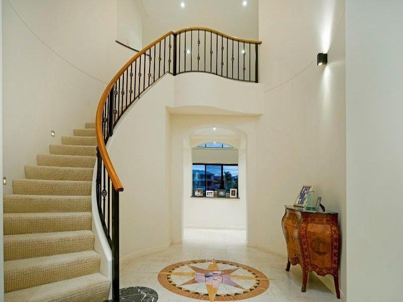 1670 Riverdale Drive, Hope Island QLD 4212