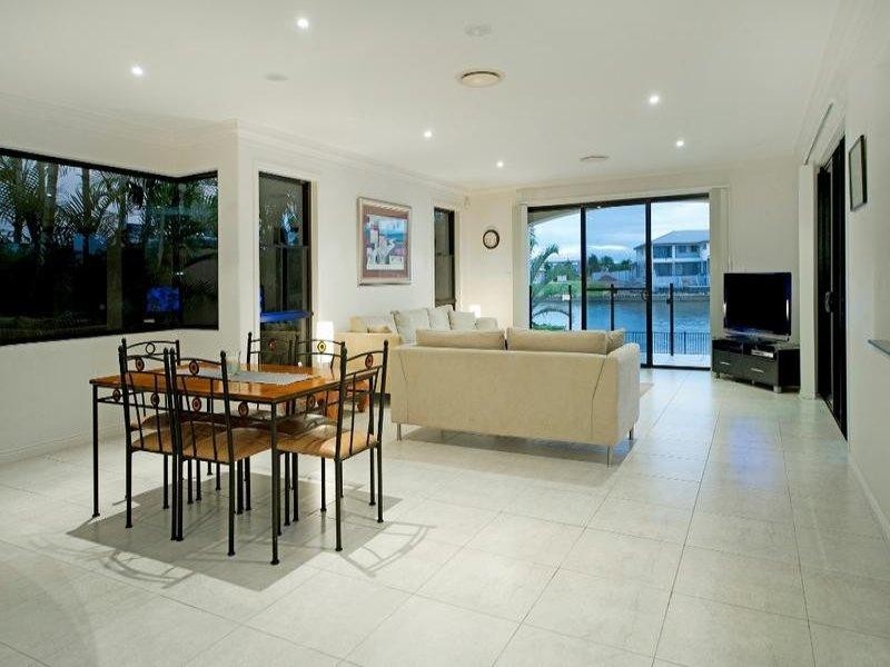 1670 Riverdale Drive, Hope Island QLD 4212