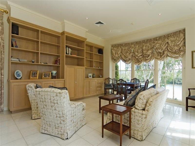 1117 Beechwood Drive, Hope Island QLD 4212