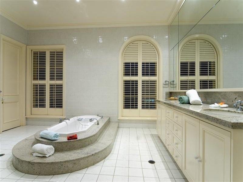 1117 Beechwood Drive, Hope Island QLD 4212