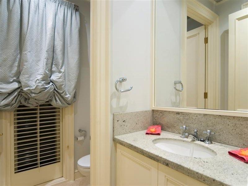 1117 Beechwood Drive, Hope Island QLD 4212