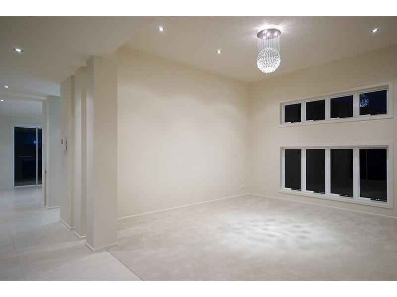 2227 Glengallon Way, Hope Island QLD 4212