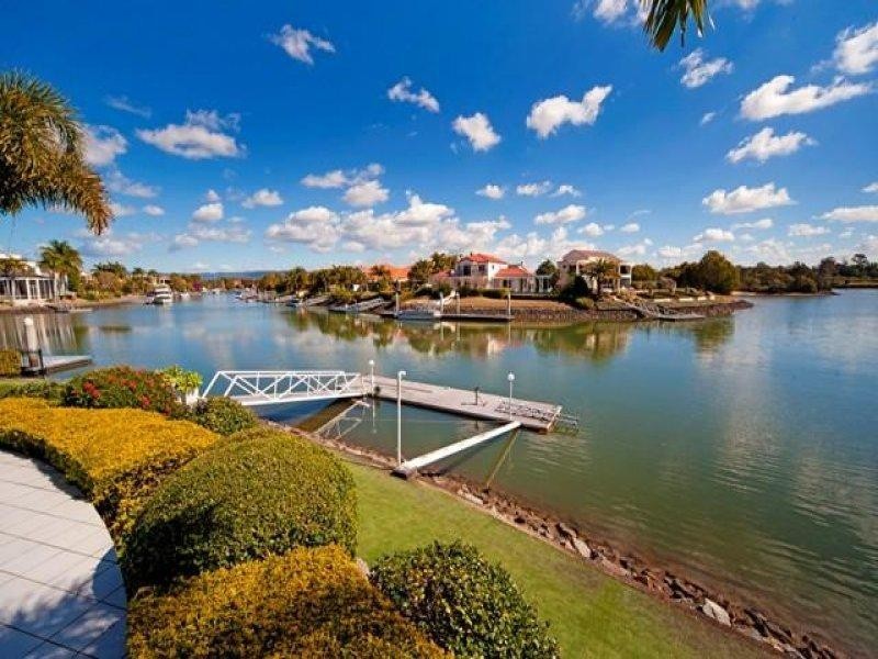 1040 Rosebank Way, Hope Island QLD 4212