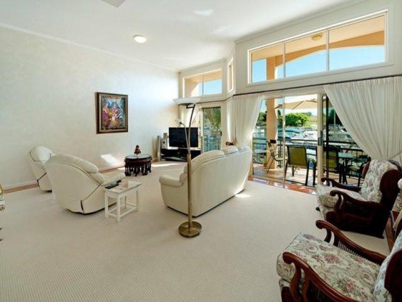 30 John Lund Drive, Hope Island QLD 4212