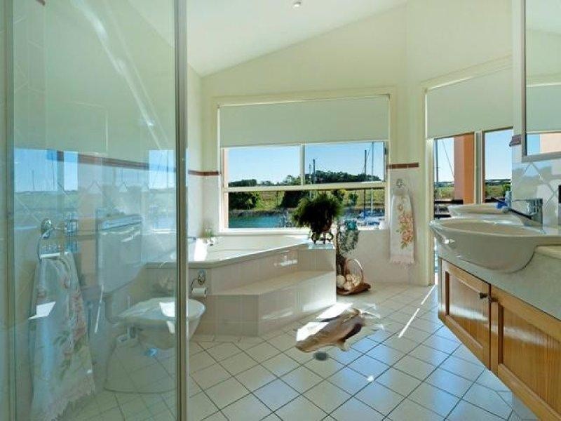 30 John Lund Drive, Hope Island QLD 4212