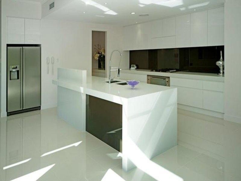 9102 Peter Senior Drive, Hope Island QLD 4212