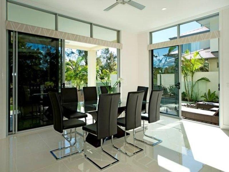 9102 Peter Senior Drive, Hope Island QLD 4212