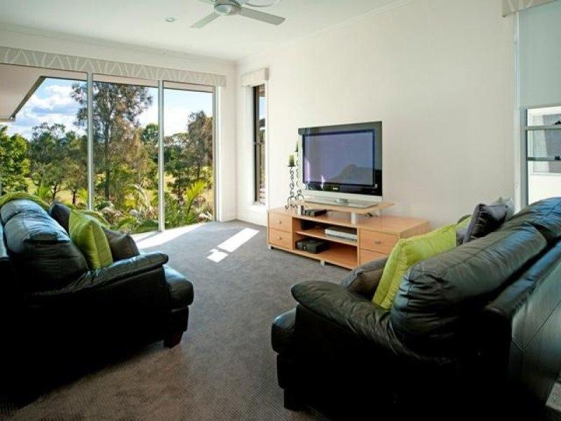 9102 Peter Senior Drive, Hope Island QLD 4212