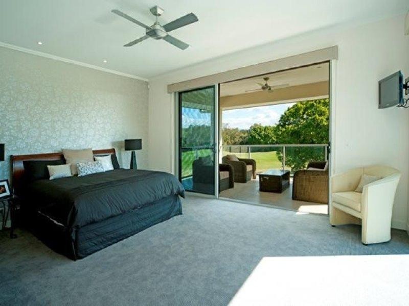 9102 Peter Senior Drive, Hope Island QLD 4212