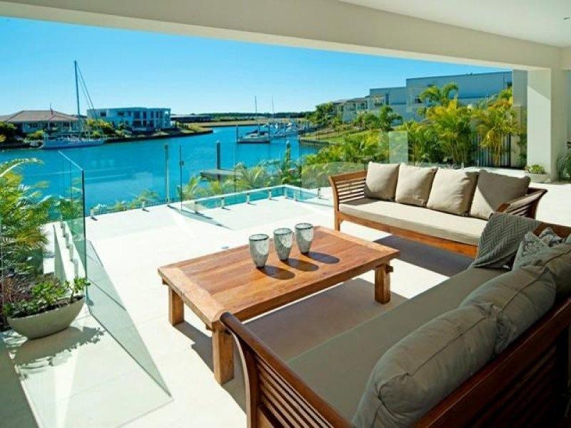 2230 Glengallon Way, Hope Island QLD 4212