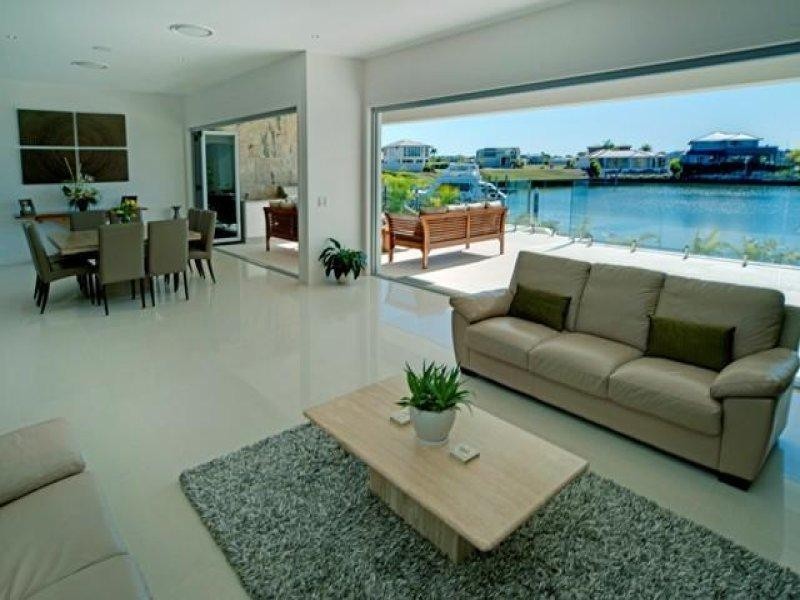 2230 Glengallon Way, Hope Island QLD 4212