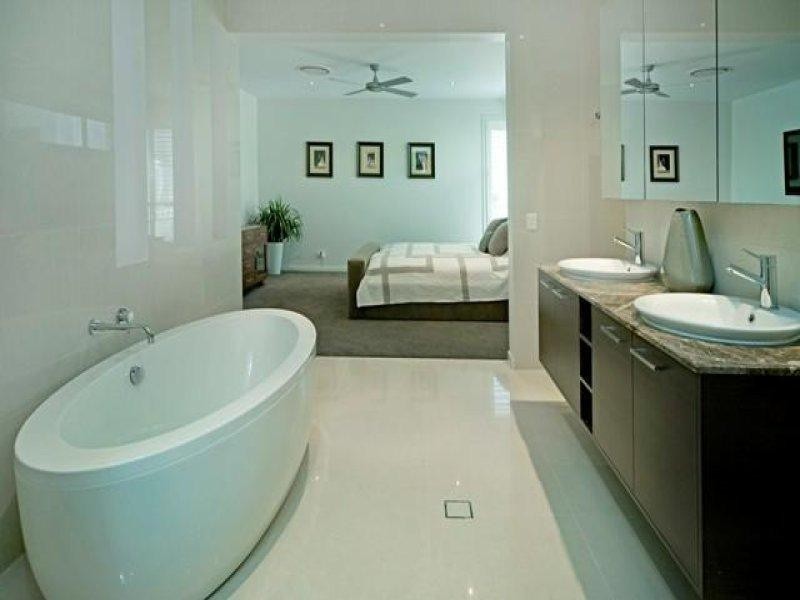 2230 Glengallon Way, Hope Island QLD 4212