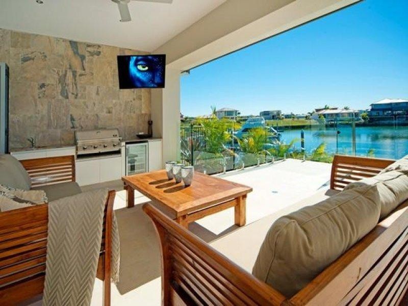 2230 Glengallon Way, Hope Island QLD 4212