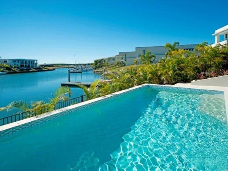 2230 Glengallon Way, Hope Island QLD 4212