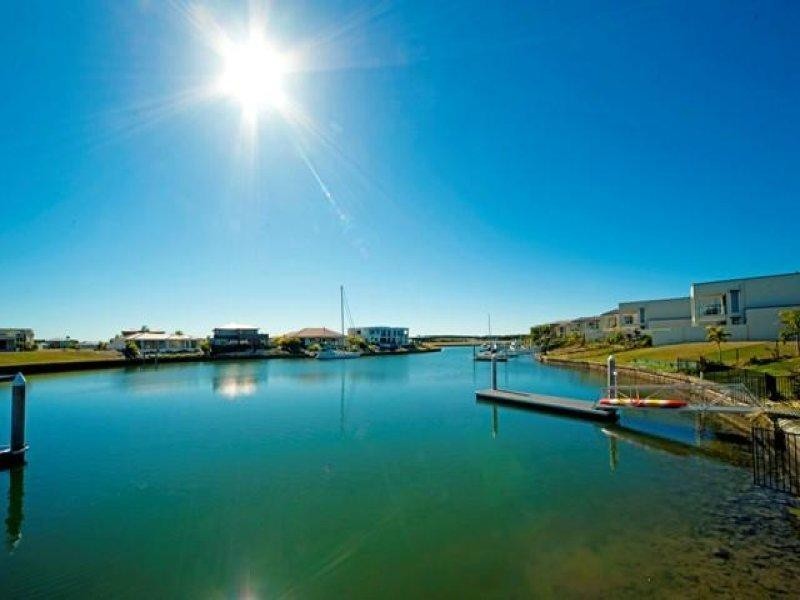 2230 Glengallon Way, Hope Island QLD 4212