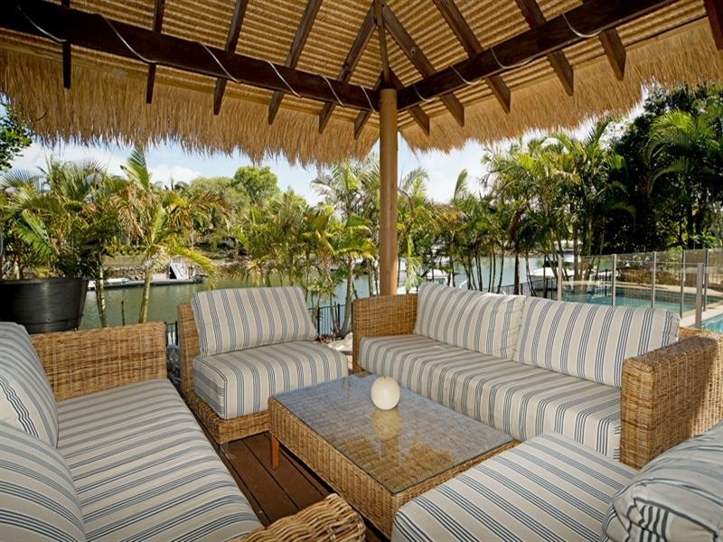 1097 Beechwood Drive, Hope Island QLD 4212