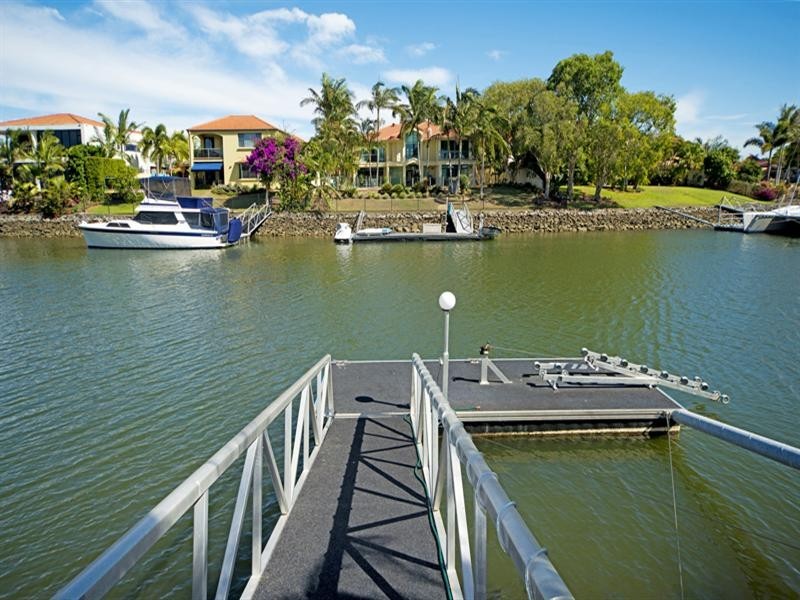 1097 Beechwood Drive, Hope Island QLD 4212
