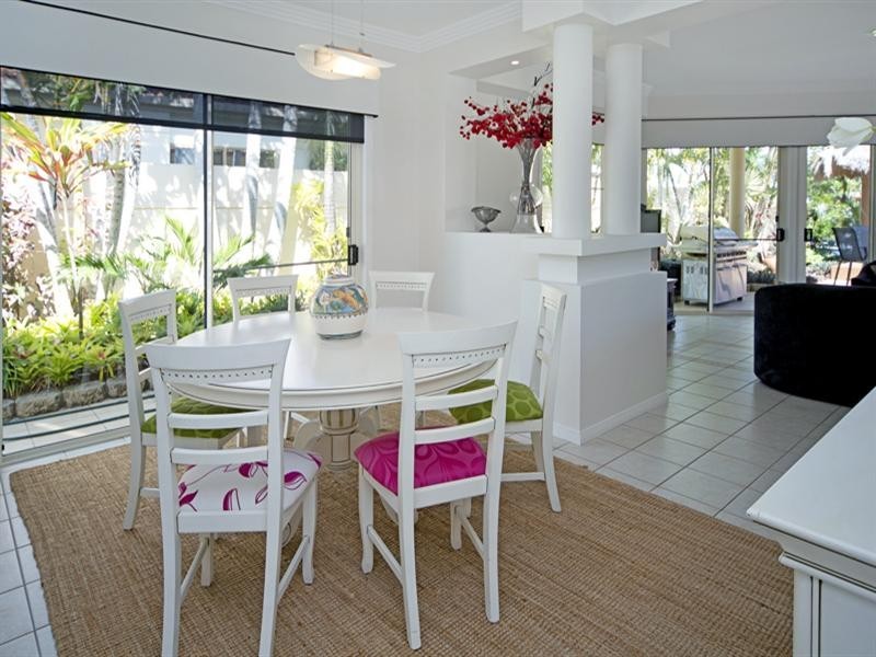 1097 Beechwood Drive, Hope Island QLD 4212