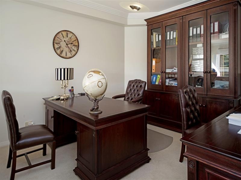 1097 Beechwood Drive, Hope Island QLD 4212