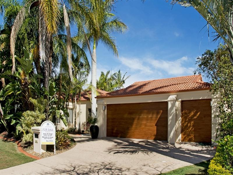 1097 Beechwood Drive, Hope Island QLD 4212