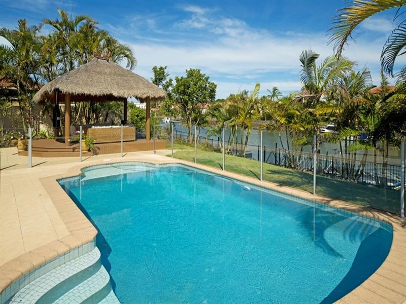 1097 Beechwood Drive, Hope Island QLD 4212