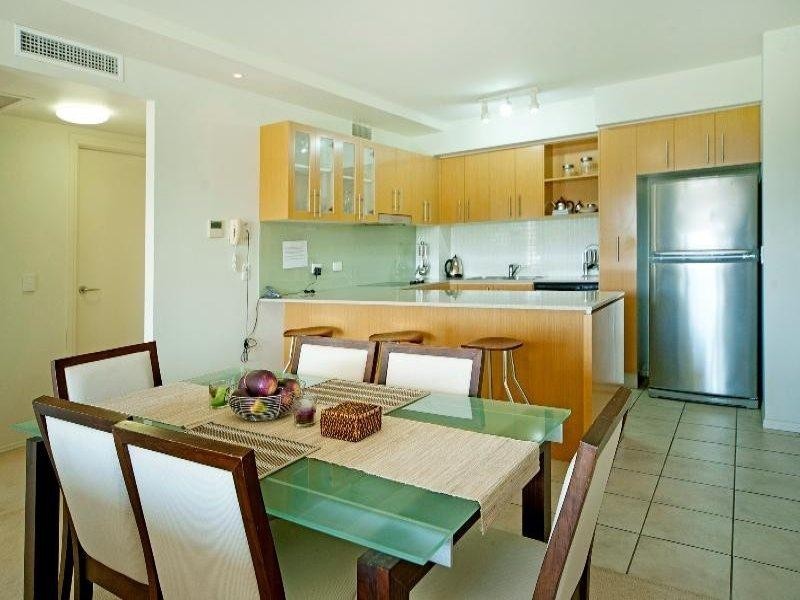 8433 Magnolia Drive East, Hope Island QLD 4212