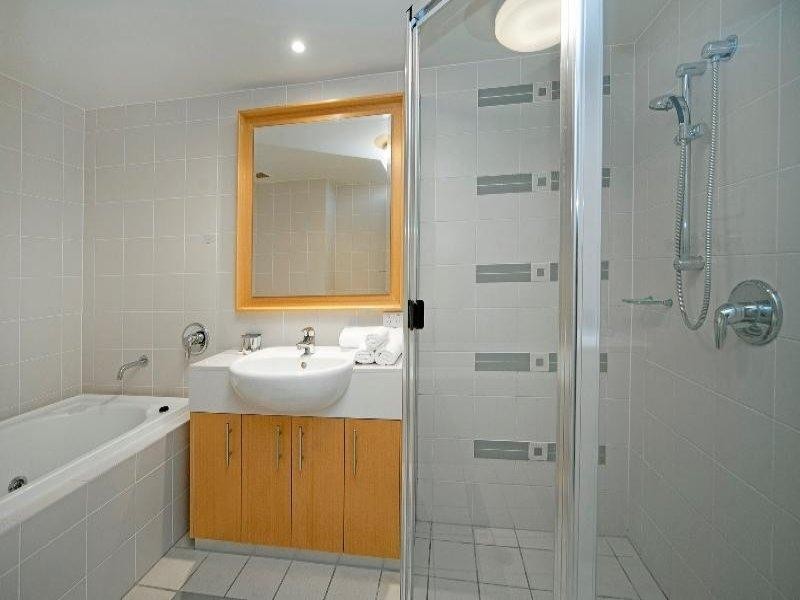 8433 Magnolia Drive East, Hope Island QLD 4212