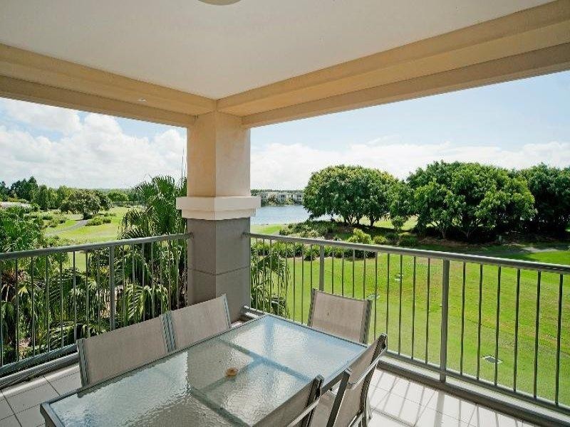 8433 Magnolia Drive East, Hope Island QLD 4212