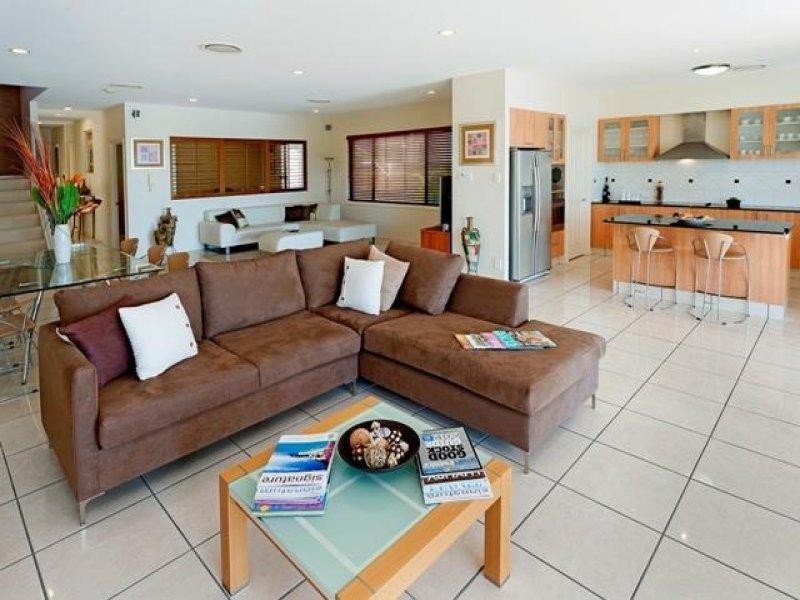 518 Oyster Cove Promenade, Helensvale QLD 4212