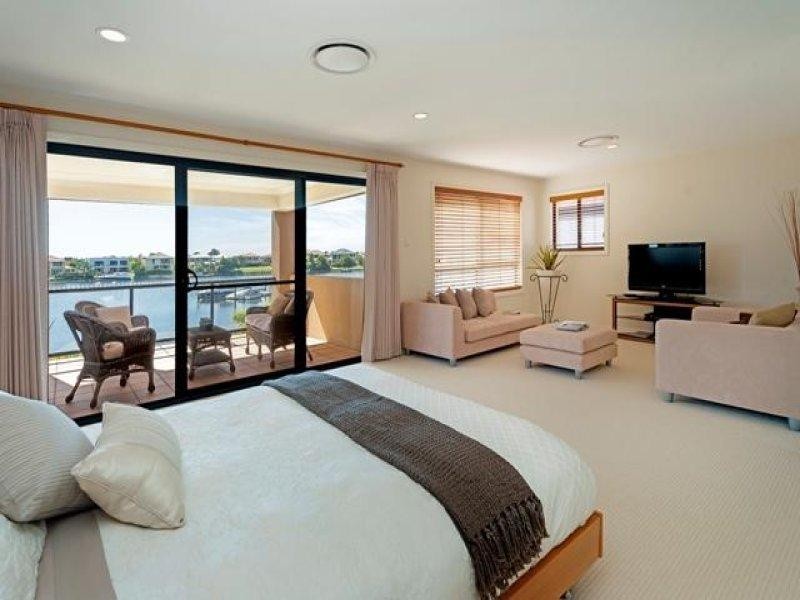 518 Oyster Cove Promenade, Helensvale QLD 4212