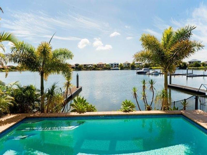 518 Oyster Cove Promenade, Helensvale QLD 4212