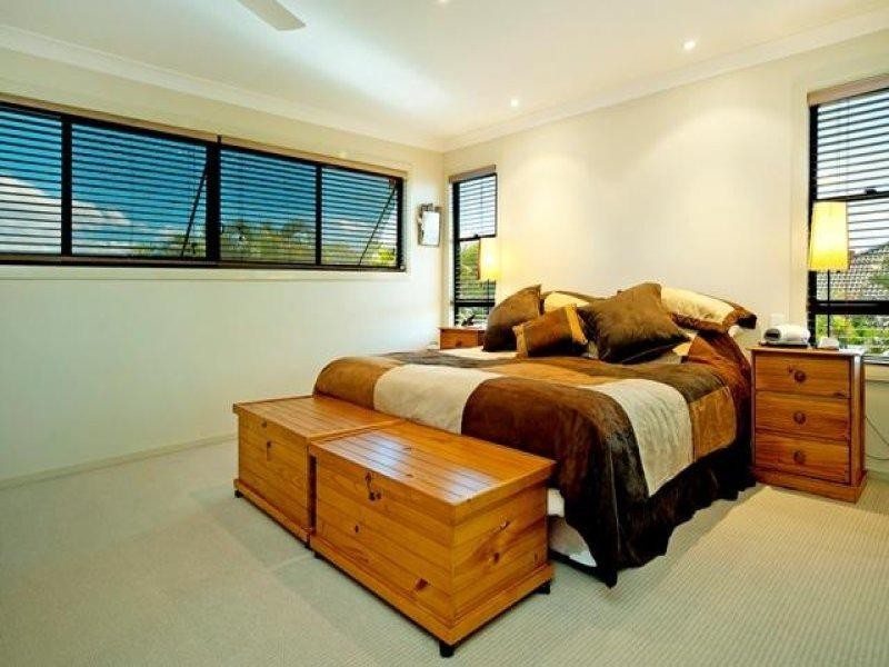 9 Calmwater Crescent, Helensvale QLD 4212
