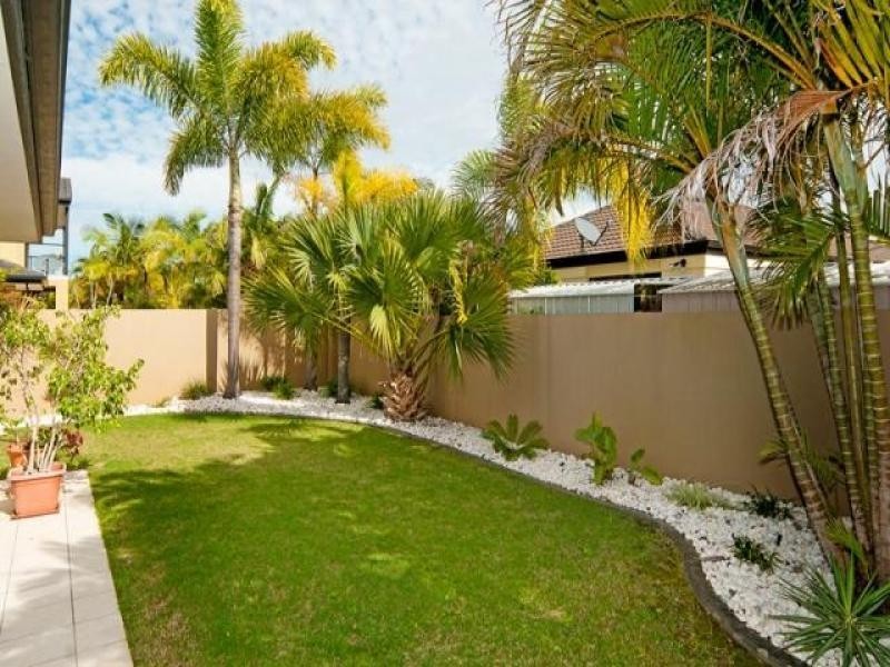 9 Calmwater Crescent, Helensvale QLD 4212