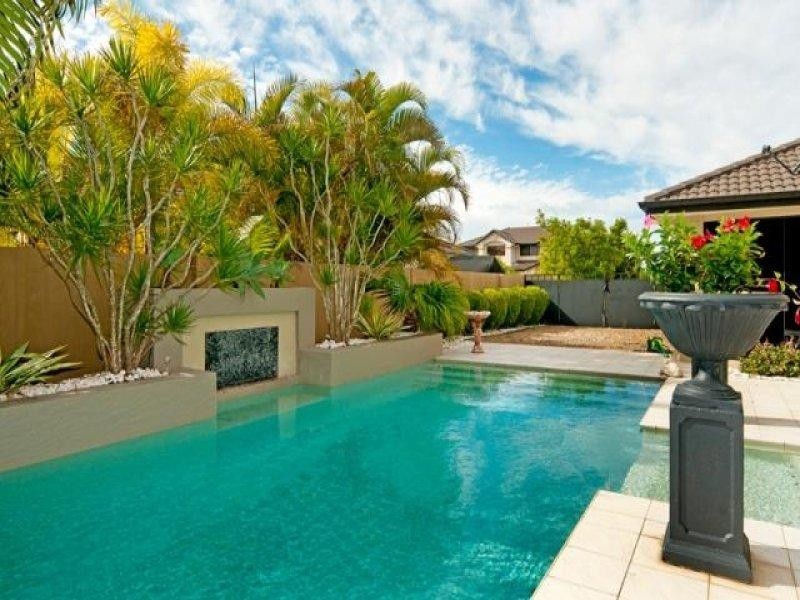 9 Calmwater Crescent, Helensvale QLD 4212