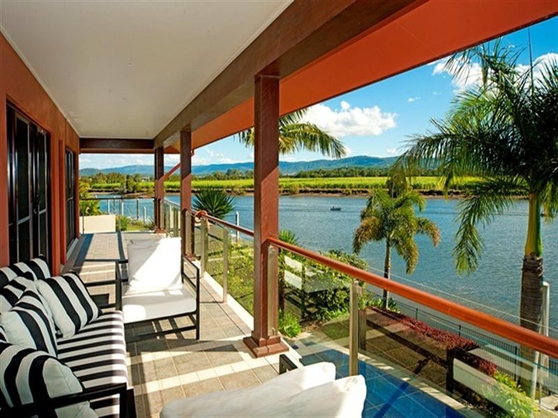 3118 Riverleigh Drive, Hope Island QLD 4212