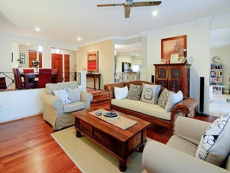 5 Parkwater Point, Helensvale QLD 4212