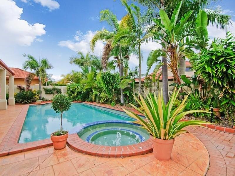5 Parkwater Point, Helensvale QLD 4212
