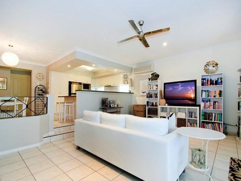 5 Parkwater Point, Helensvale QLD 4212