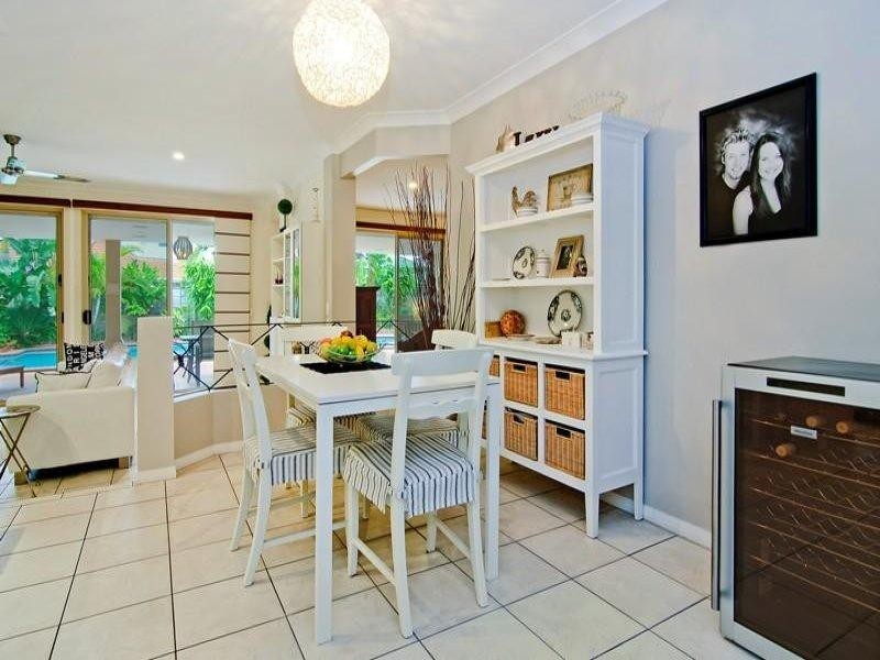 5 Parkwater Point, Helensvale QLD 4212