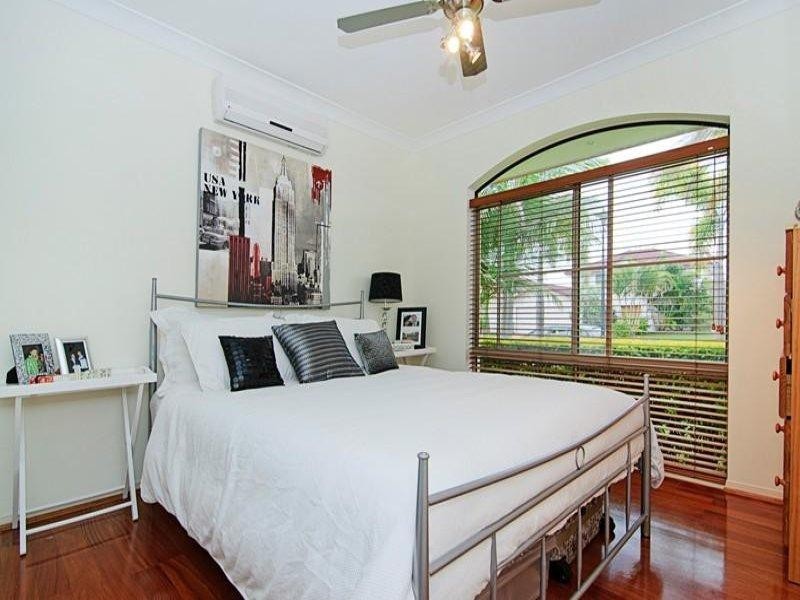 5 Parkwater Point, Helensvale QLD 4212