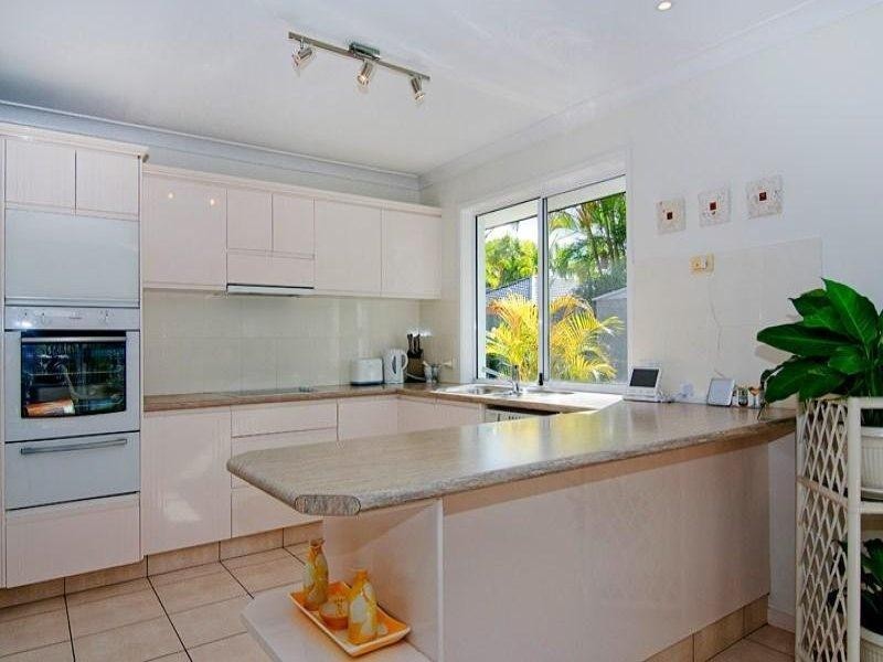 10 Glenwater Crescent, Helensvale QLD 4212