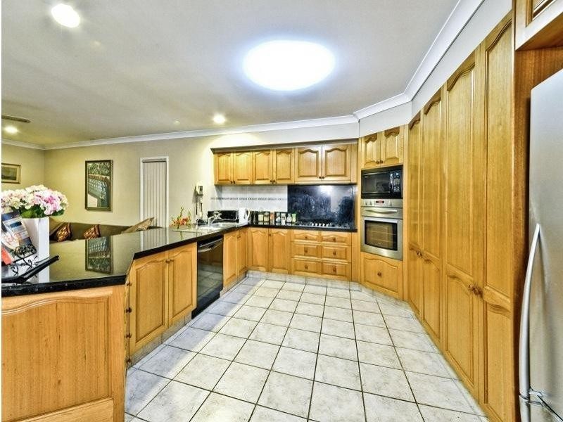 2 Parkwater Point, Helensvale QLD 4212