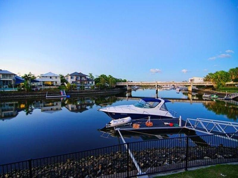 102 Southaven Drive, Helensvale QLD 4212