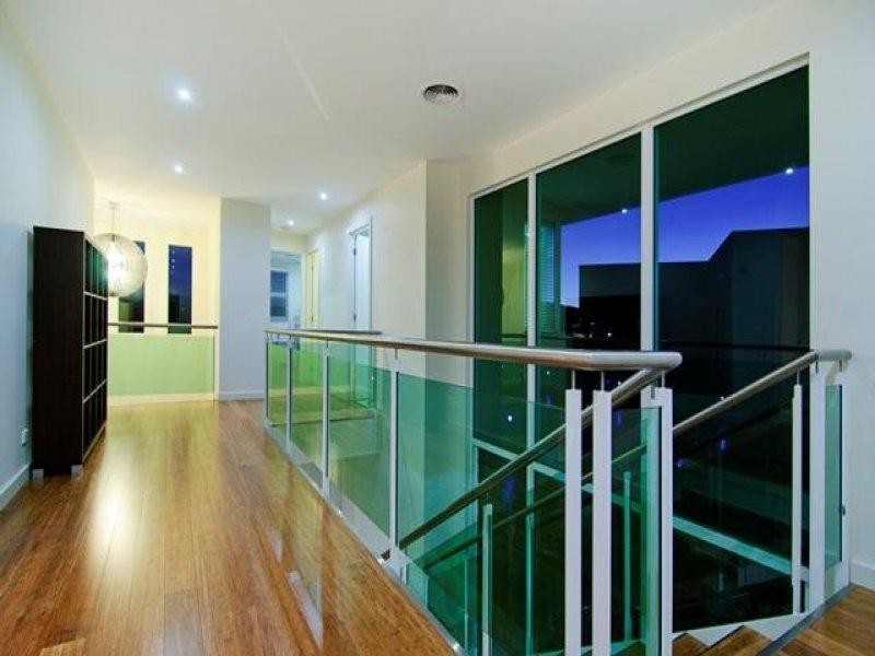 102 Southaven Drive, Helensvale QLD 4212