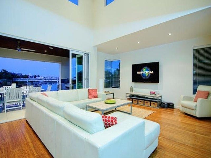 102 Southaven Drive, Helensvale QLD 4212